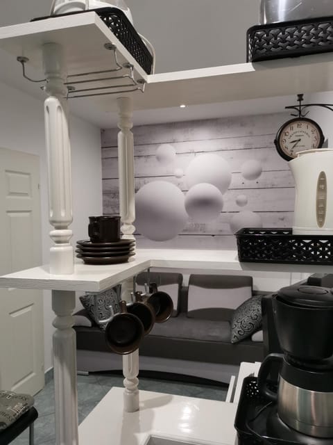 Kitchen or kitchenette, Seating area