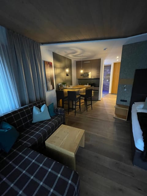 Living room, Photo of the whole room, Seating area, Dining area, Bedroom