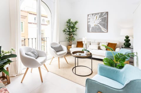TV and multimedia, Living room, Seating area, Street view