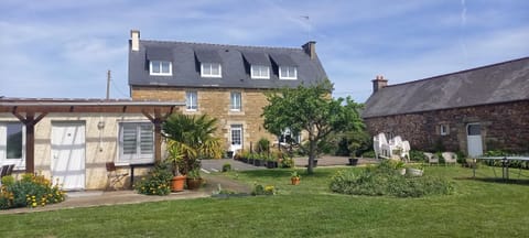 Le Relais De Launay Hotel in Paimpol
