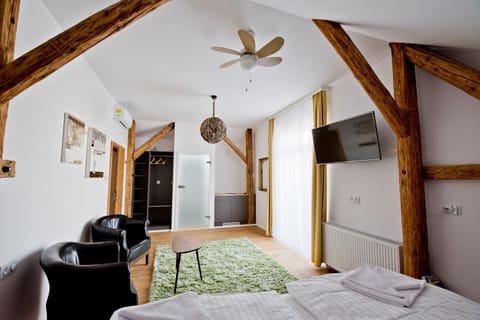 TV and multimedia, Living room, Photo of the whole room, Seating area