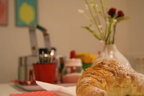 Coffee/tea facilities, Food, Breakfast