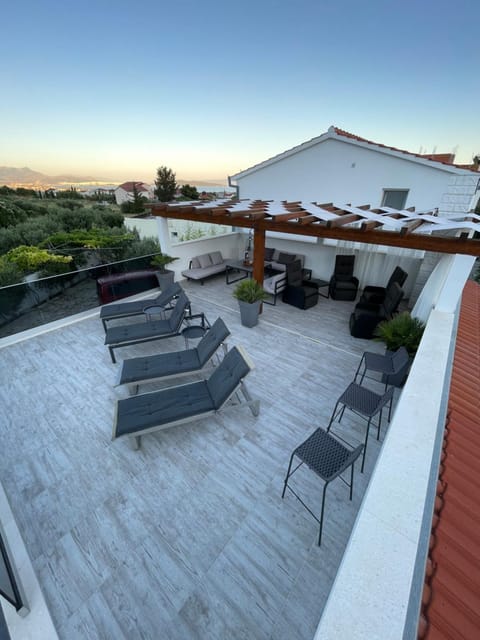 Villa Bliss , Kastela - Croatia Villa in Šibenik-Knin County, Croatia