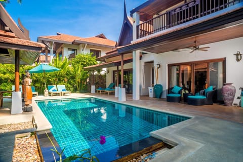 Property building, Swimming pool, Swimming pool