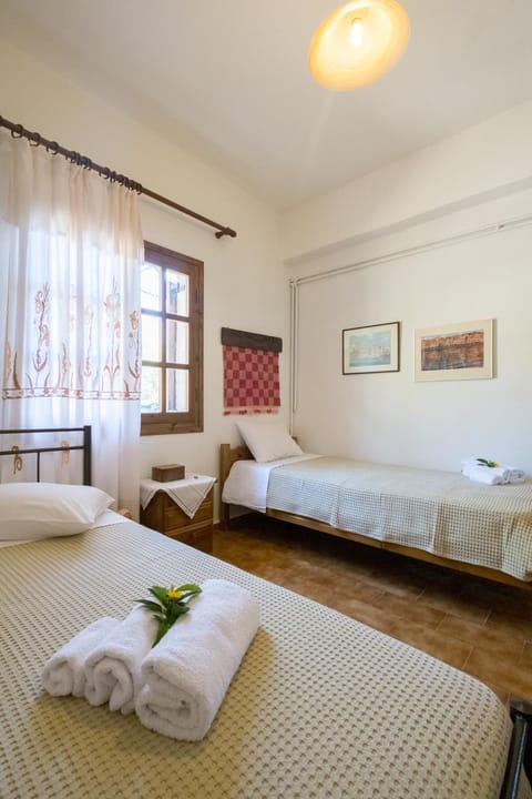 Traditional Family Cretan Home! House in Crete