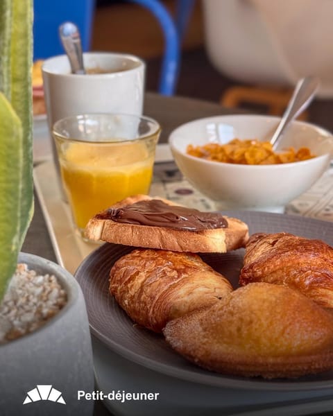 Breakfast, Buffet breakfast