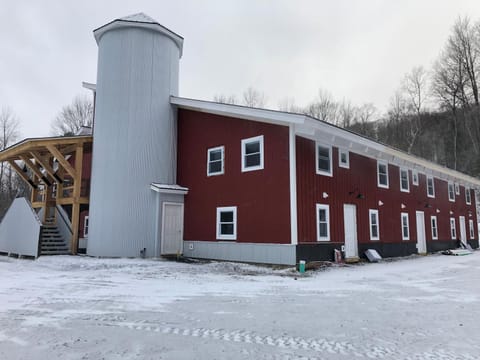 Mad River Lodge Hotel in Fayston