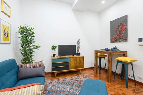 Communal lounge/ TV room, Living room, Seating area, Dining area