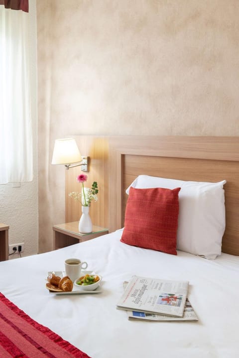 Shower, TV and multimedia, Bedroom, air conditioner