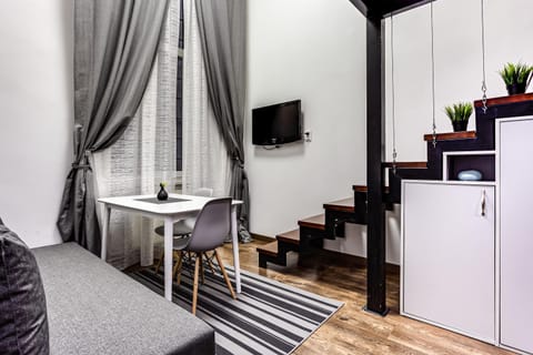 Communal lounge/ TV room, TV and multimedia, Living room, Seating area