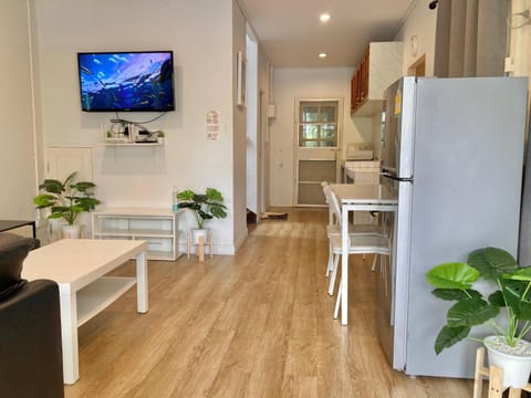 Communal lounge/ TV room, TV and multimedia, Living room, Seating area