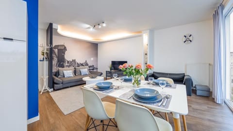 Living room, Seating area, Dining area