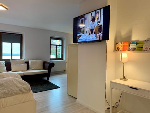Communal lounge/ TV room, TV and multimedia, Living room, Seating area