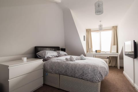 Elegant 2 Bedroom Apartment Near Stadium & Centre! Apartment in Cardiff