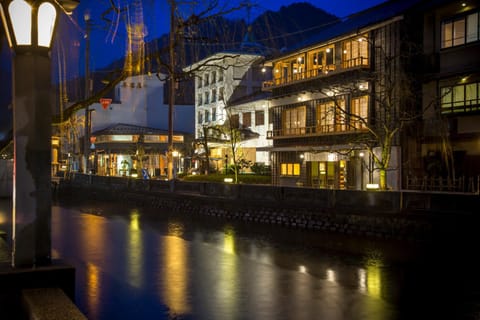 Property building, Facade/entrance, River view