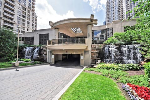 Property building, Facade/entrance