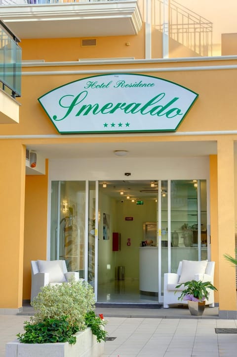 Facade/entrance, Property logo or sign