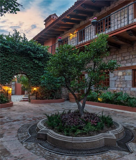 Patio, Facade/entrance, Garden