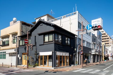 Property building, Day, Neighbourhood, City view, Street view, Location
