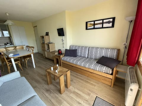 Bed, kitchen