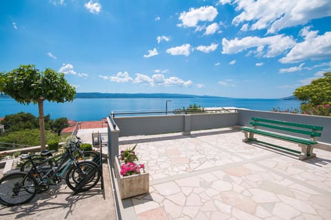 Seating area, Landmark view