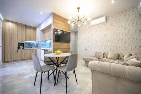 Living room, Dining area