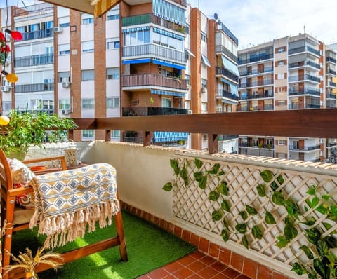 View (from property/room), Balcony/Terrace, Seating area, City view