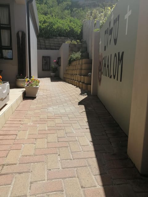 Froggy at the Pond Vacation rental in Cape Town