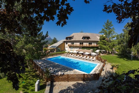 Facade/entrance, Garden, Balcony/Terrace, Pool view, Swimming pool, Swimming pool
