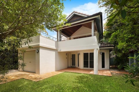 Property building, Facade/entrance, Parking