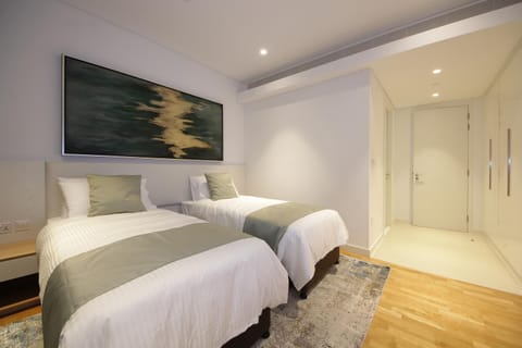 New Arabian Luxury 2 Bedroom In Blue Water Apartment in Dubai