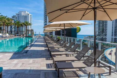 Amazing Apartments at H Beach House Apartment in Hollywood Beach