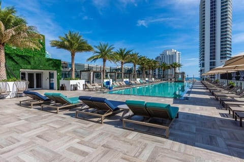 Amazing Apartments at H Beach House Apartment in Hollywood Beach