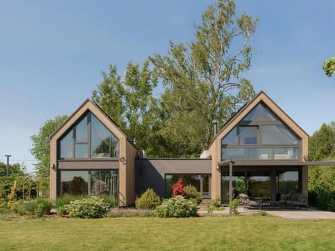 Property building, Natural landscape, Garden, Balcony/Terrace, Garden view