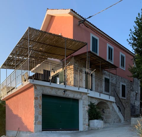 Property building, Day