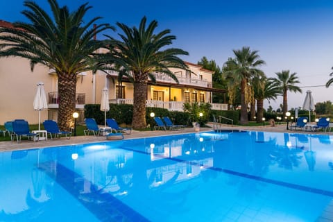 Property building, Swimming pool, Swimming pool