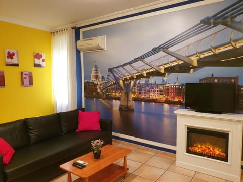 Apartamentos Dana Madrid Apartment in Centro