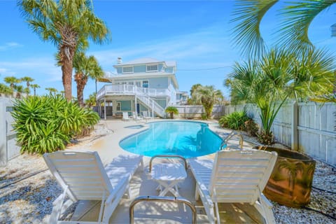 Day, View (from property/room), Garden view, Pool view, Swimming pool, sunbed