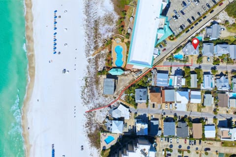 Property building, Day, Neighbourhood, Bird's eye view, Beach, City view, Pool view, Street view, Swimming pool, Location