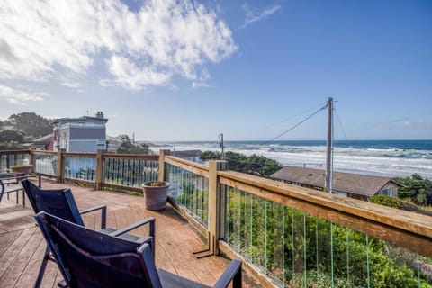 Cammanns Beach Retreat House in Lincoln Beach