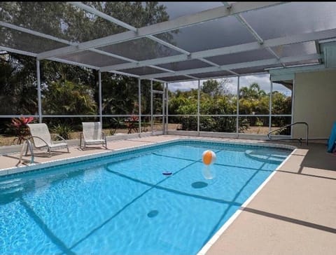 Pool view, Swimming pool, sunbed