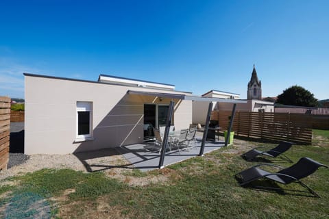 Patio, Facade/entrance