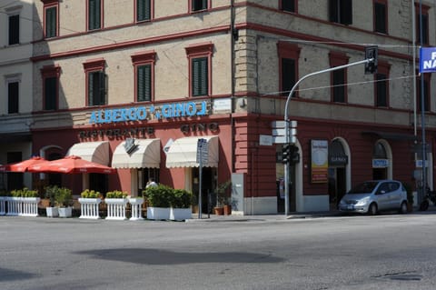 Facade/entrance, Facade/entrance