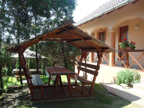Garden, Garden