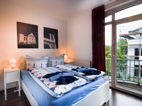 Bed, Balcony/Terrace, Photo of the whole room, Bedroom