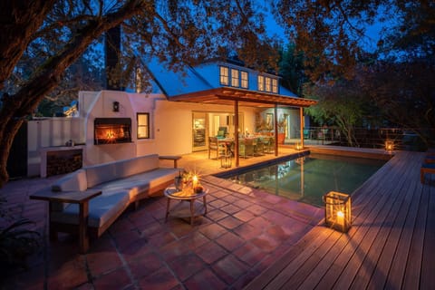 Property building, BBQ facilities, Balcony/Terrace, Swimming pool