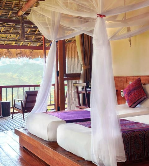 Bed, View (from property/room), Photo of the whole room, Bedroom