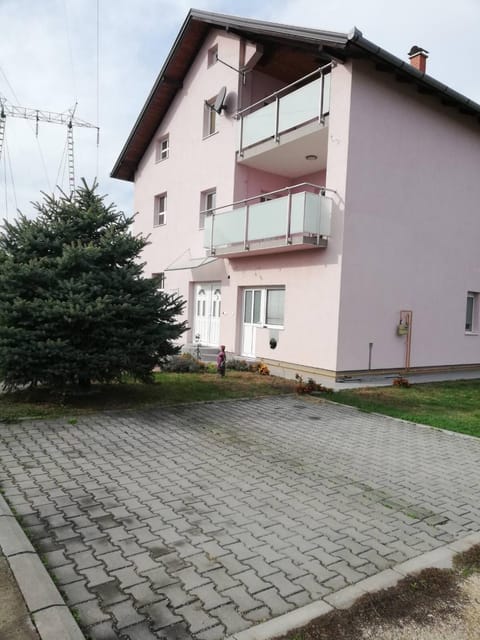 Slavuj Apartment in Novi Sad