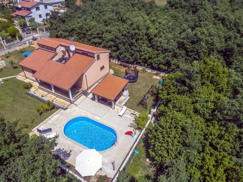 Bird's eye view, Pool view