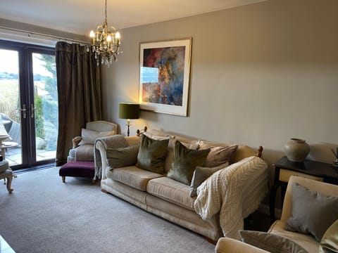 Woodend Cottage House in Dumfries